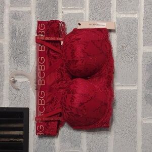NEW BCBGeneration 2 Piece Set All About Lace Push-up Bra and Panties Size 34B